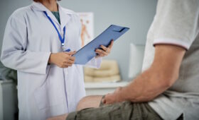 Рак передміхурової залози: фактори ризику, симптоми та профілактика